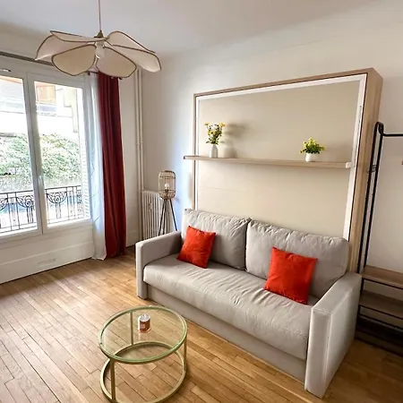 Cozy Parisian Newly Renovated Apartment *