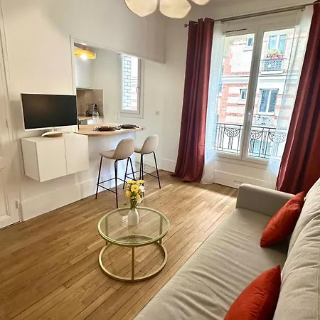Apartment Cozy Parisian Newly Renovated Paris