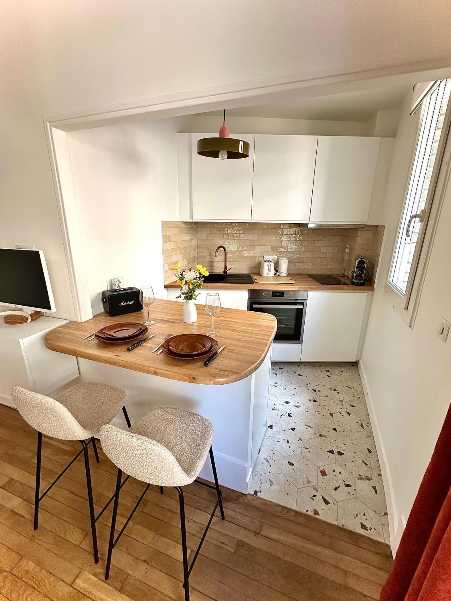 Apartment Cozy Parisian Newly Renovated